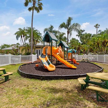סלבריישן Tropical Palms Resort מראה חיצוני תמונה