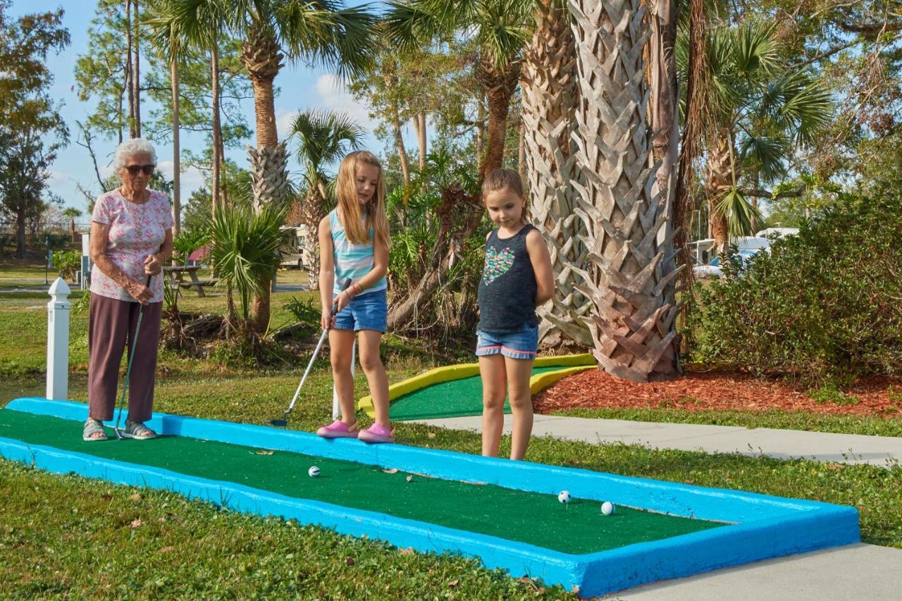סלבריישן Tropical Palms Resort מראה חיצוני תמונה