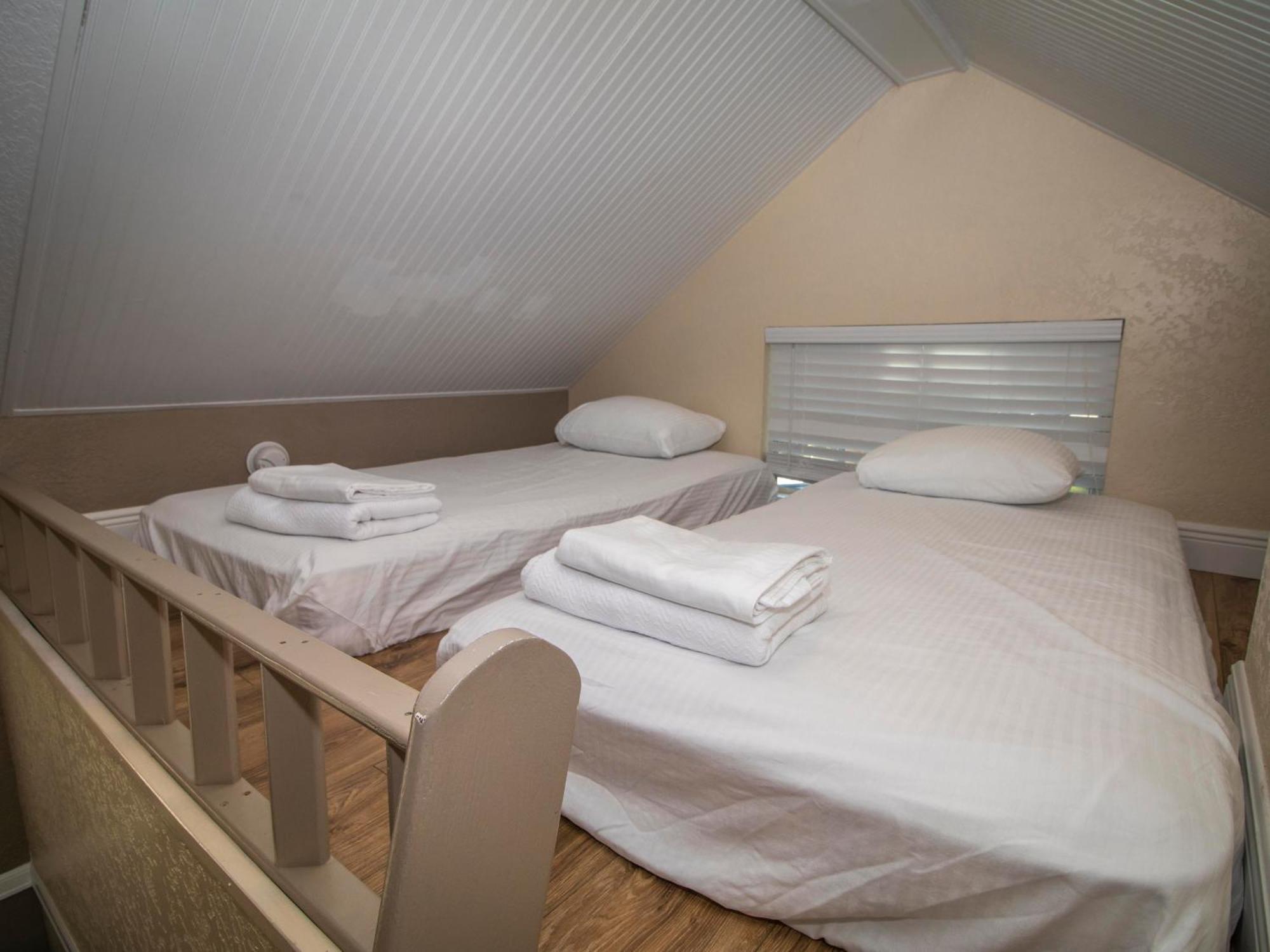 סלבריישן Tropical Palms Resort חדר תמונה